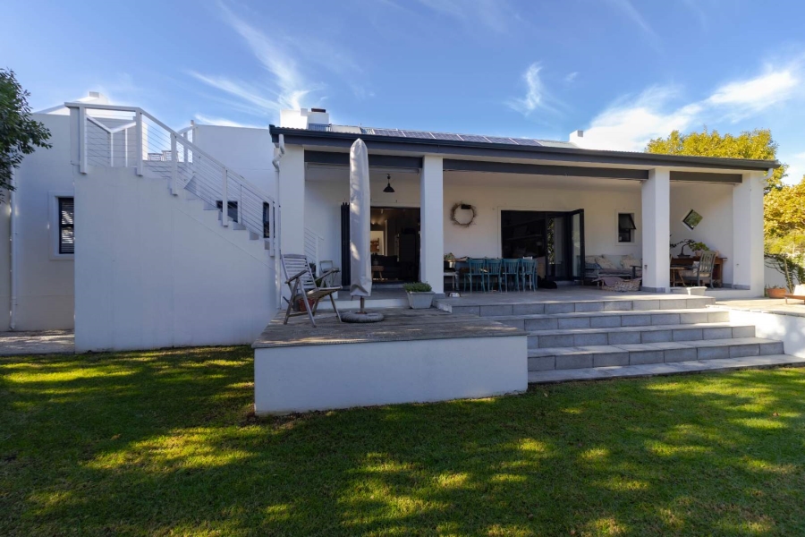 2 Bedroom Property for Sale in Sandbaai Western Cape